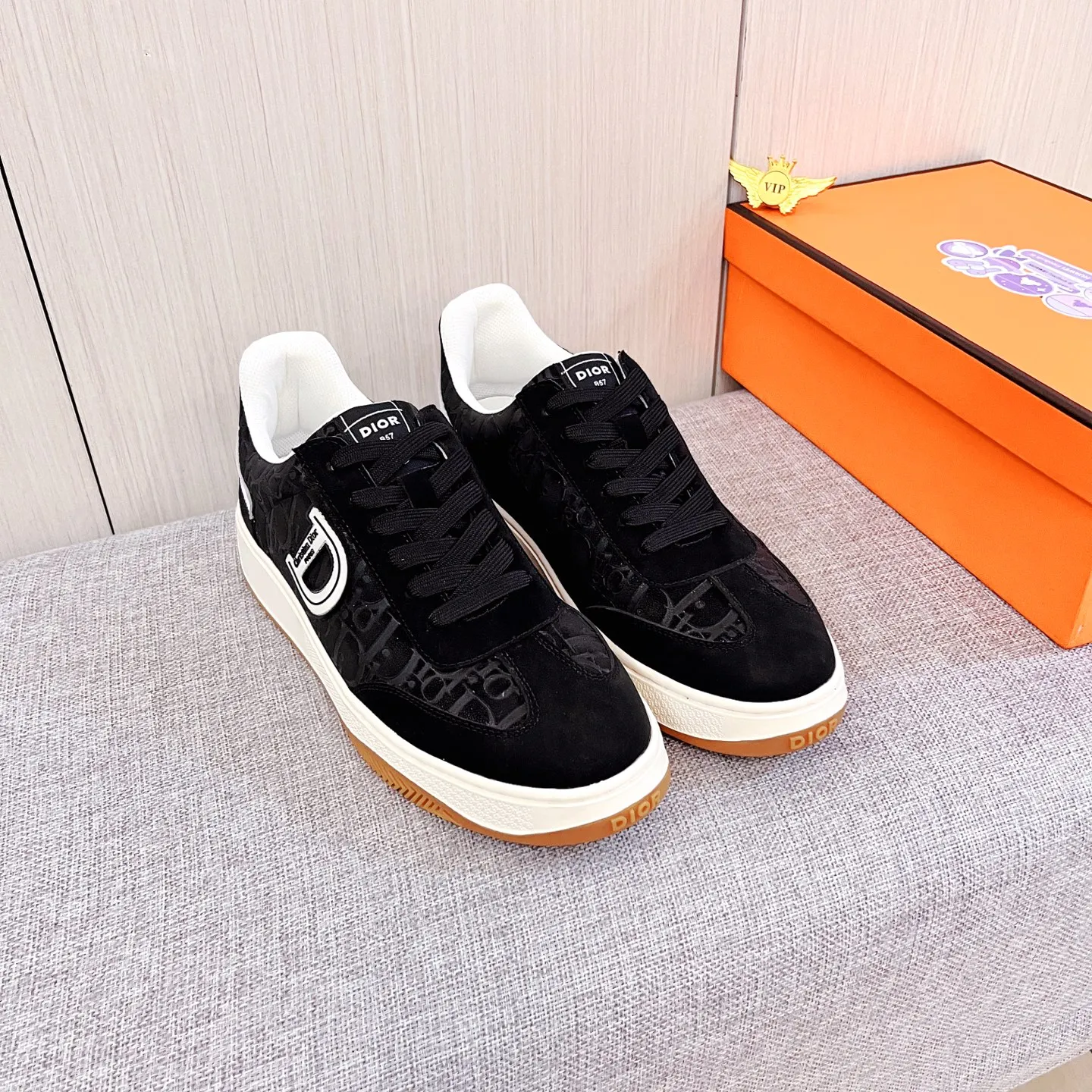 🚘🚘Factory batch 400💰[Dior]🔥Men's high-end brand of shoes official website 1:1 latest masterpiece: the upper is made of first-layer cowhide imported from Italy with a comfortable and breathable lining➕original non-slip and wear-resistant outsole🔥, making walking more convenient and comfortable! An exclusive new model, a stunning work, a beautiful 1:1 replica [color] compared to the official quality! Create a fashionable personality to set off your uniqueness! A must-have for trendy men! Classic🔥Size: 38-44 Color: 🔥Multiple colors available🔥.